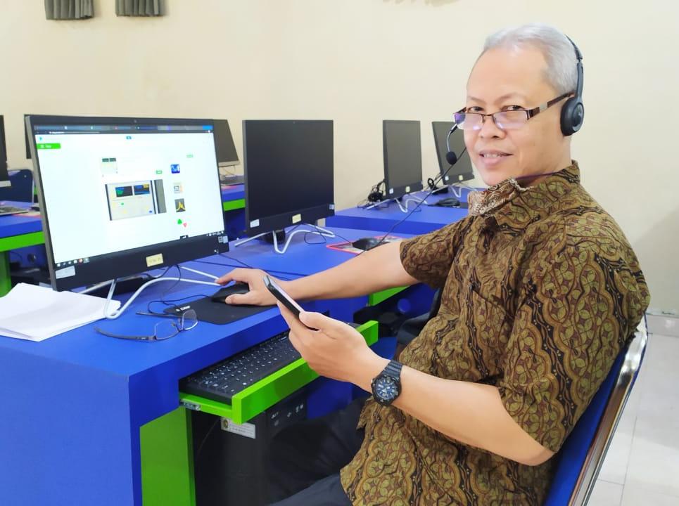 APLIKASI DI PLAY STORE UNTUK MEMBANTU PRAKTIK GELOMBANG BUNYI PADA MATA PELAJARAN FISIKA