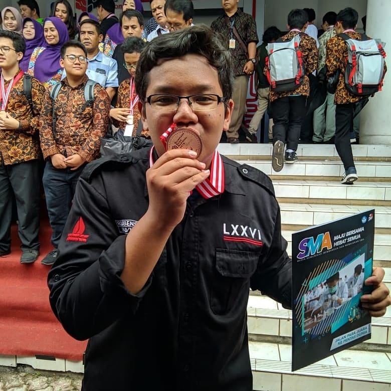 RUBENS PHENOLA MENGUKIR PRESTASI BIDANG GEOGRAFI