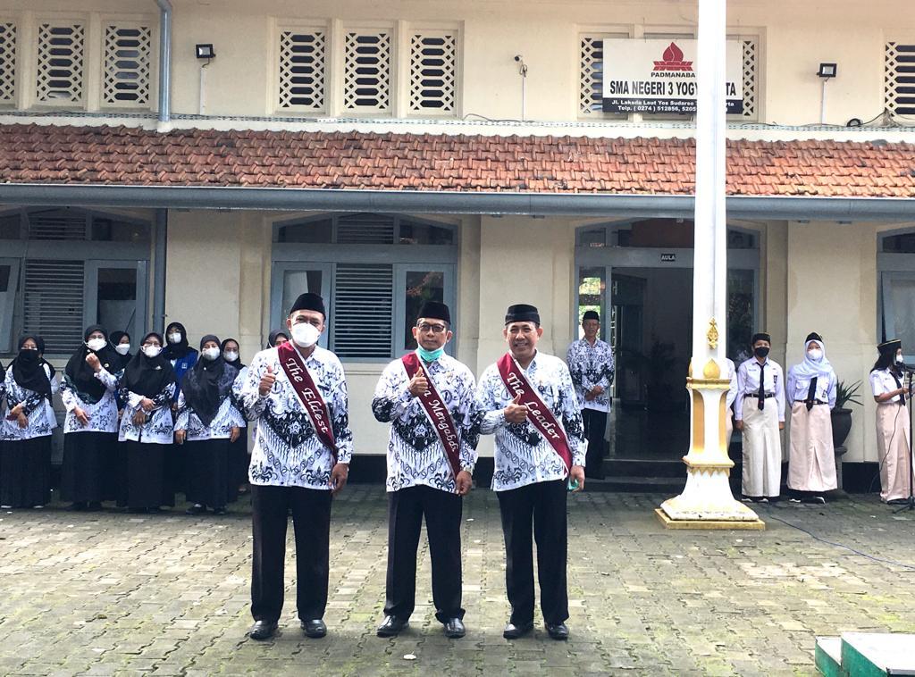 SEMARAK HARI GURU NASIONAL DI SMA N 3 YOGYAKARTA