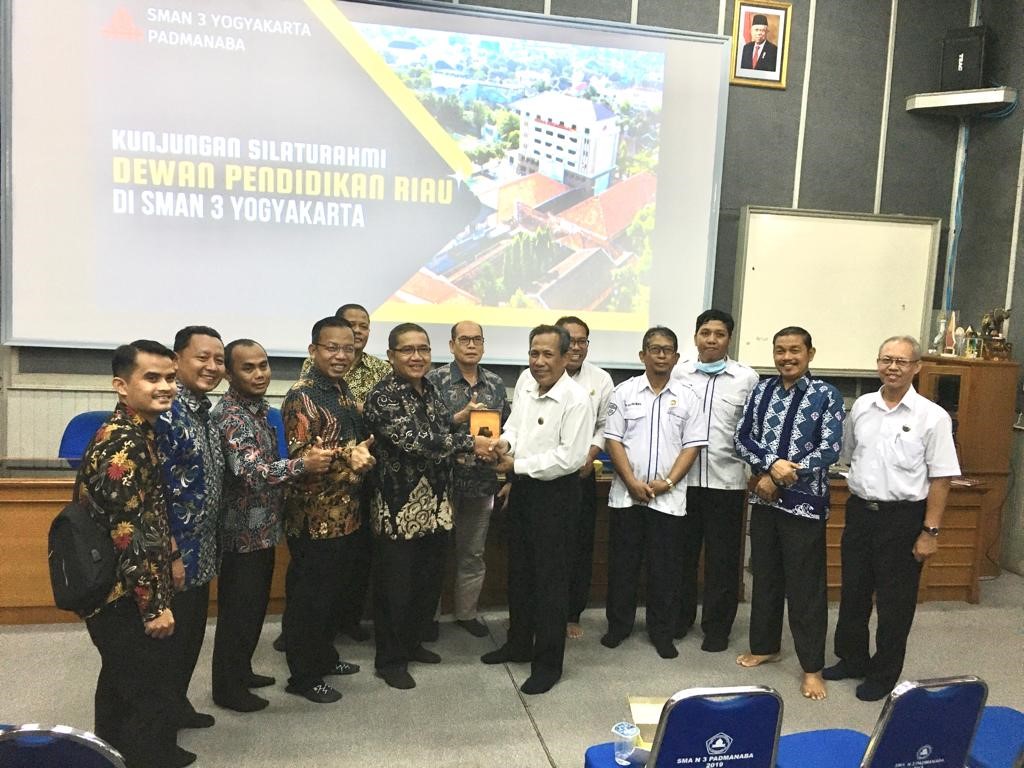 KUNJUNGAN SILATURAHMI DEWAN PENDIDIKAN RIAU