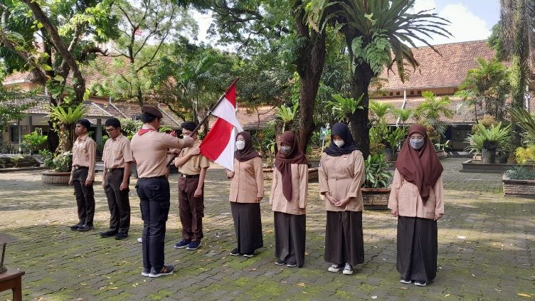 UPACARA PELANTIKAN PENGURUS AMBALAN YOS SUDARSO DAN KARTINI