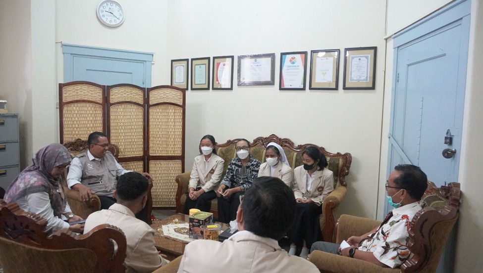 PENERIMAAN MAHASISWA PLP DARI FKIP UNIVERSITAS SANATA DHARMA DI SMA NEGERI 3 YOGYAKARTA