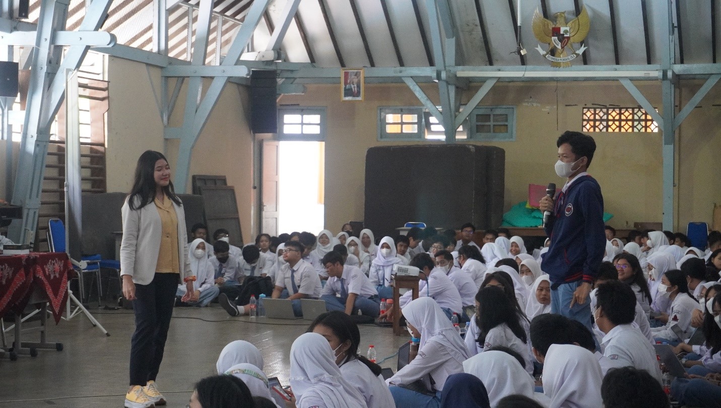ASAH KEMAMPUAN PENELITIAN SISWA, SMA NEGERI 3 YOGYAKARTA GELAR LATIHAN DASAR METODOLOGI ILMIAH (LDMI) 2023