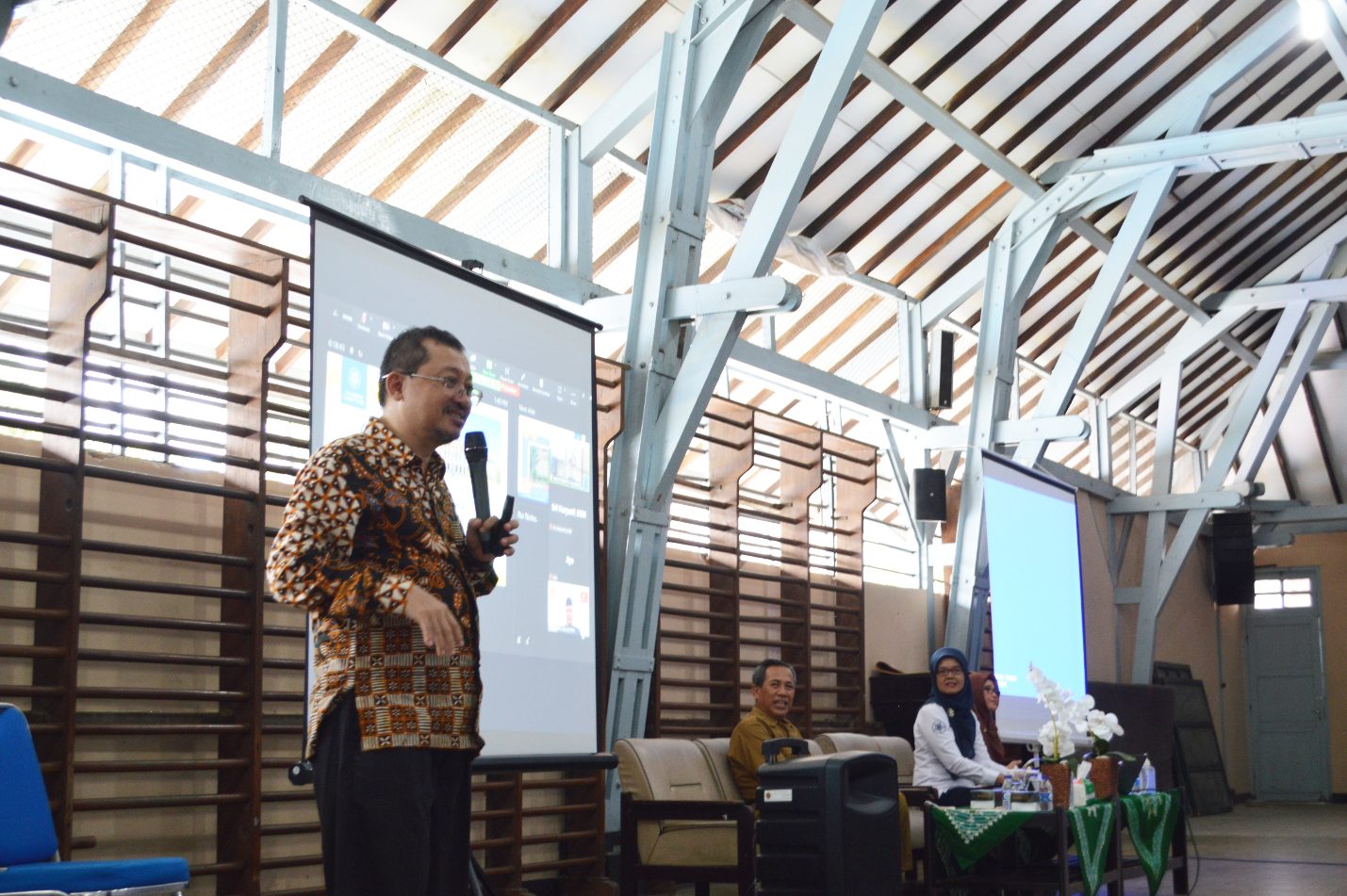 SIAPKAN DIRI MEMASUKI PERGURUAN TINGGI, SISWA-SISWI SMA NEGERI 3 YOGYAKARTA IKUTI SOSIALISASI PENERIMAAN MAHASISWA BARU UGM 2023