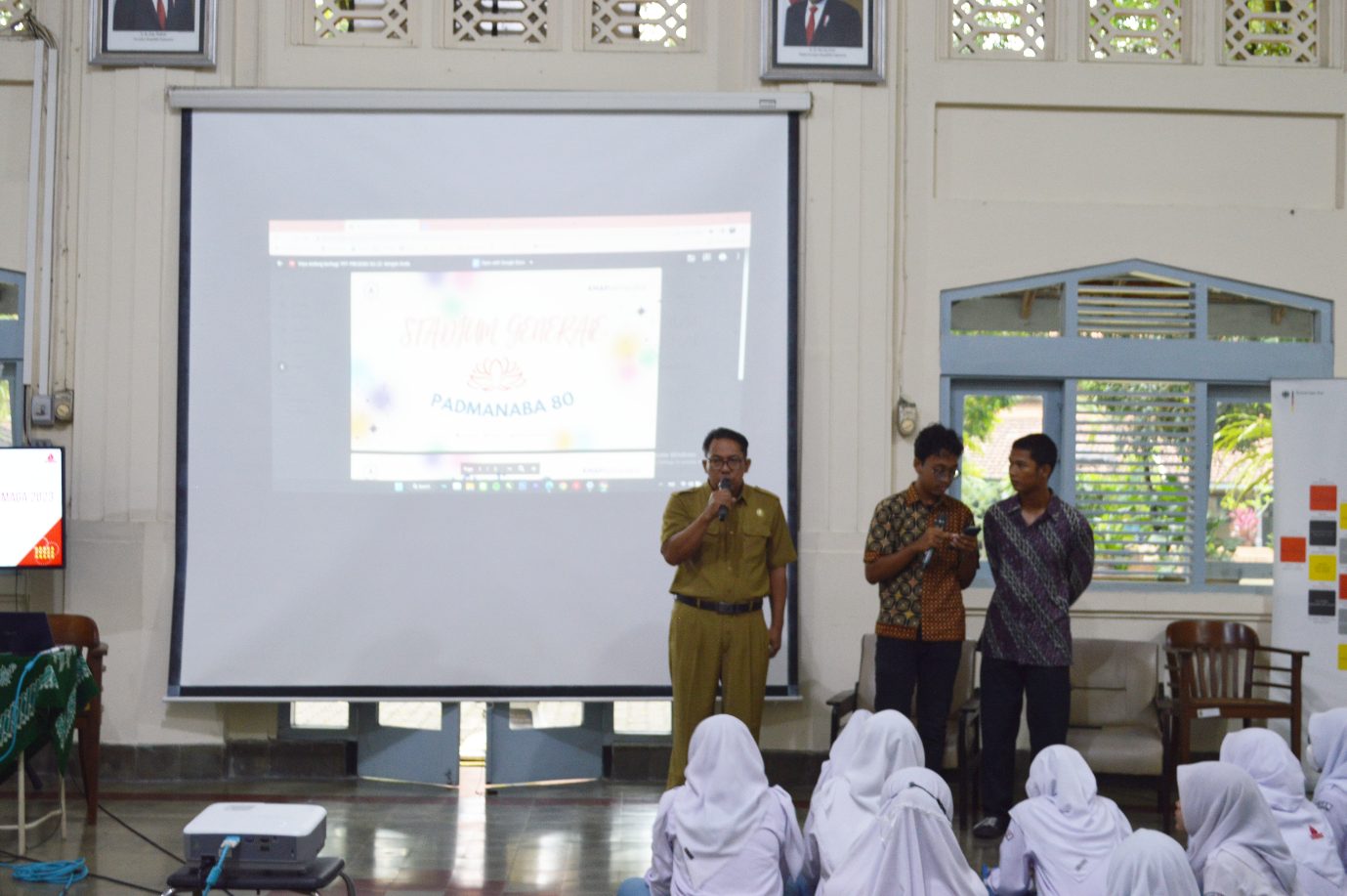 KMAP GELAR STUDIUM GENERAL “BALANCE DUNIA DAN AKHIRAT” DAN SOSIALISASI PROGRAM MENTORING