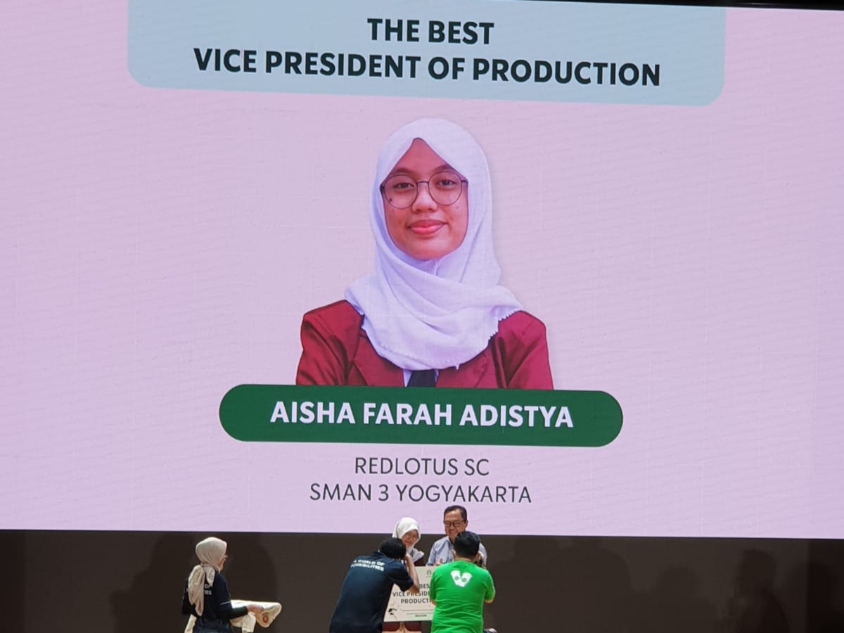 Best Vice President of Production Starbucks Creative Youth Enterpeneurship Program Regional Student Company Competition 2023