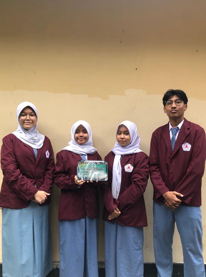 Gold Medal Youth Internasional Science Fair 2023