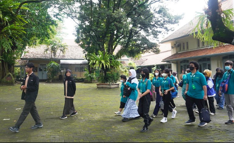 KUNJUNGAN OSIS SMA TUMBUH KE SMA NEGERI 3 YOGYAKARTA