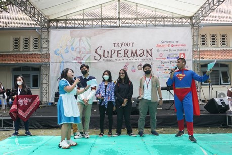 SMA NEGERI 3 YOGYAKARTA KAMPANYEKAN ANTINYONTEK BERSAMA SUPERMAN