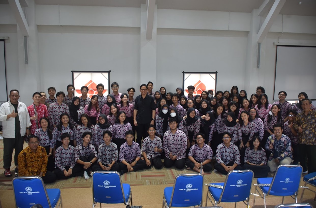 WONDERFUL JOURNEY: FUN REHEARSAL DALAM KUNJUNGAN ADDIE MS DI SMA NEGERI 3 YOGYAKARTA
