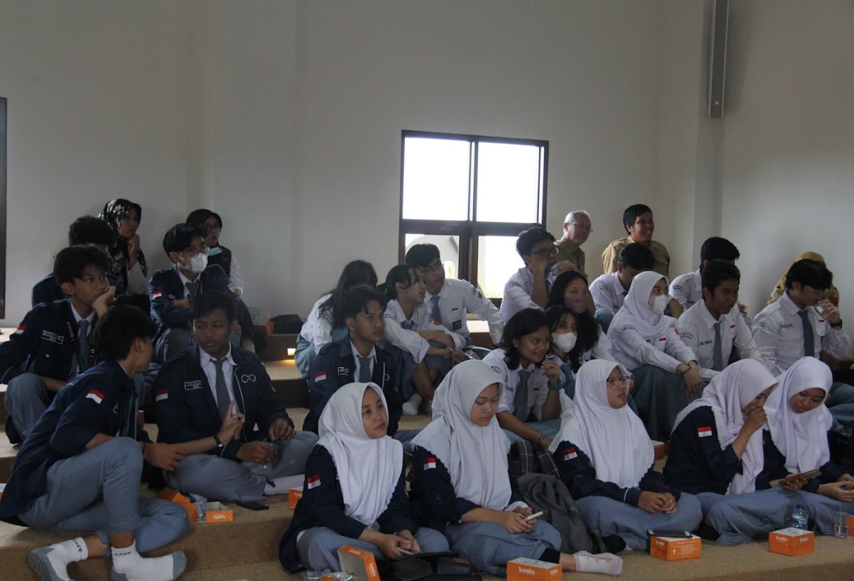 BAGIKAN PENGALAMAN EVENT SEKOLAH SMA NEGERI 3 YOGYAKARTA PADA KUNJUNGAN OSIS MAN 1 YOGYAKARTA