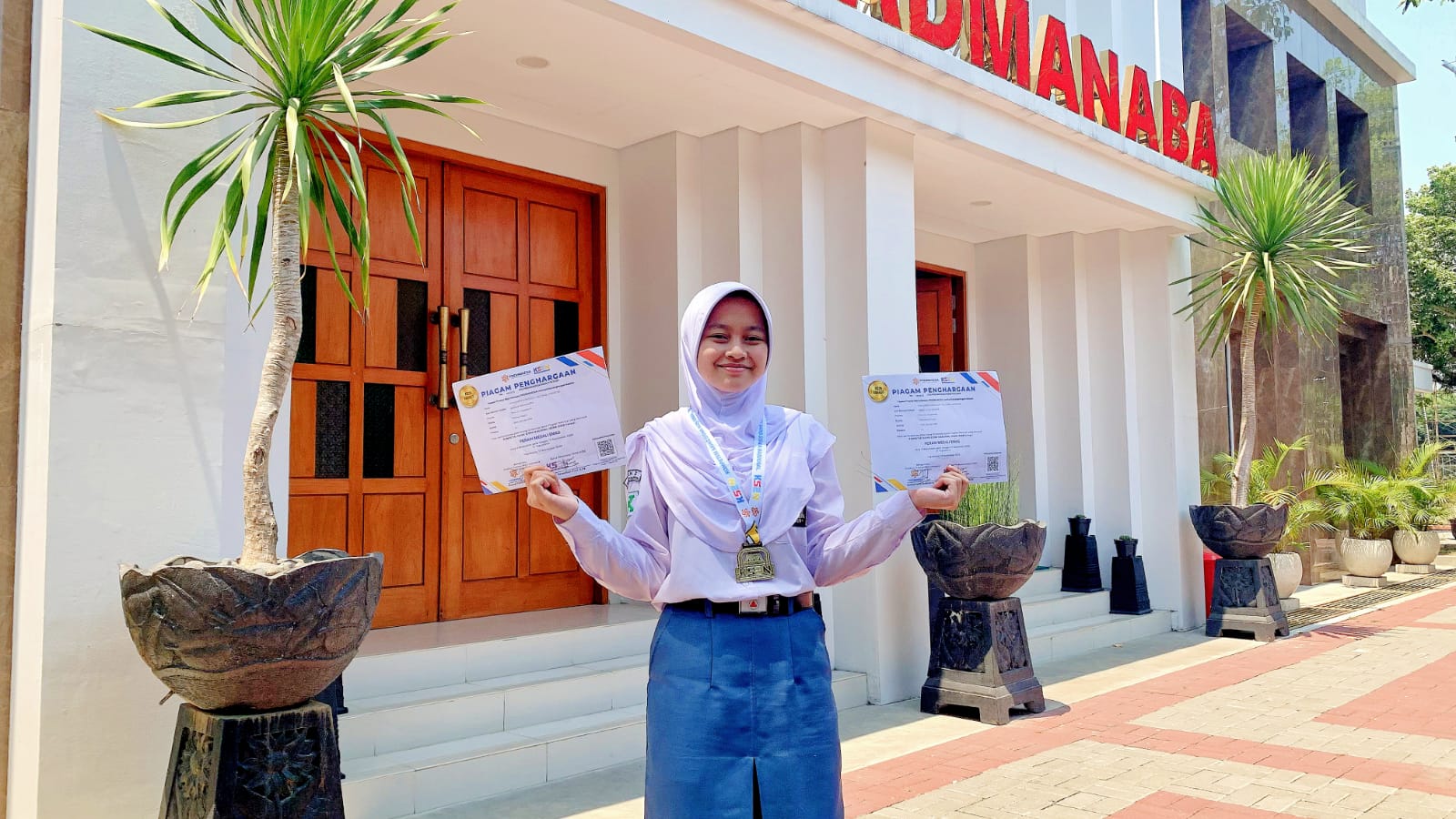 2 Medali Emas Bidang Kedokteran Dasar dan Bahasa Inggris Kompetisi Sains Siswa Nasional (KS2N) 2023