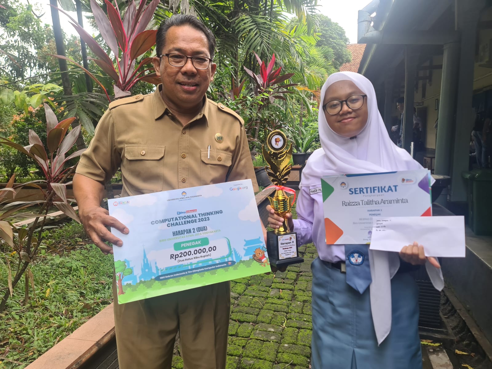 Juara Harapan 2 Kategori Penegak Bebras Challenge 2023