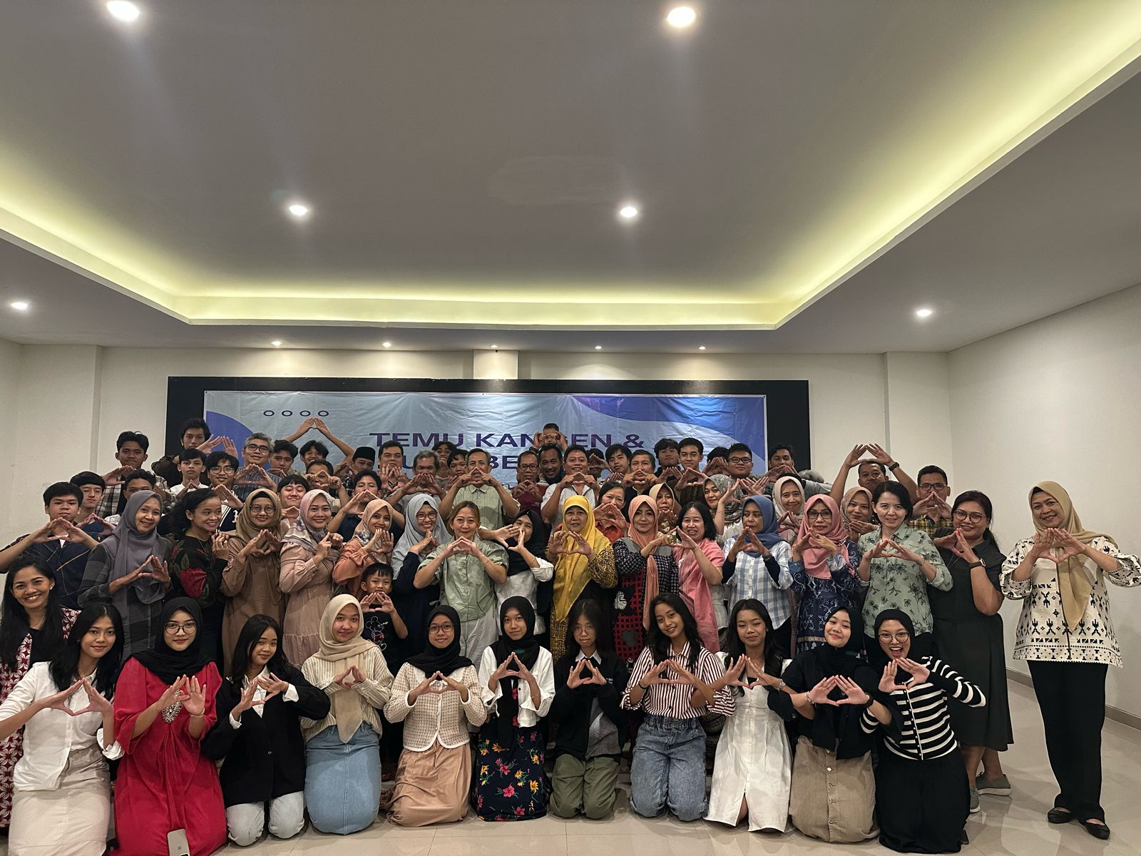 TEMU KANGEN DAN BUKA BERSAMA KELUARGA BESAR PAGUYUBAN XI IPA 1 PADMANABA 80