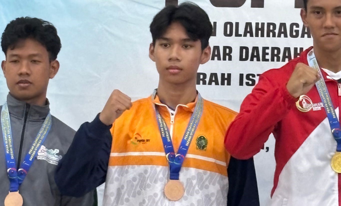 Medali Perunggu Cabor Pancak Silat Kategori Tanding Putra Kelas I POPDA DIY 2024