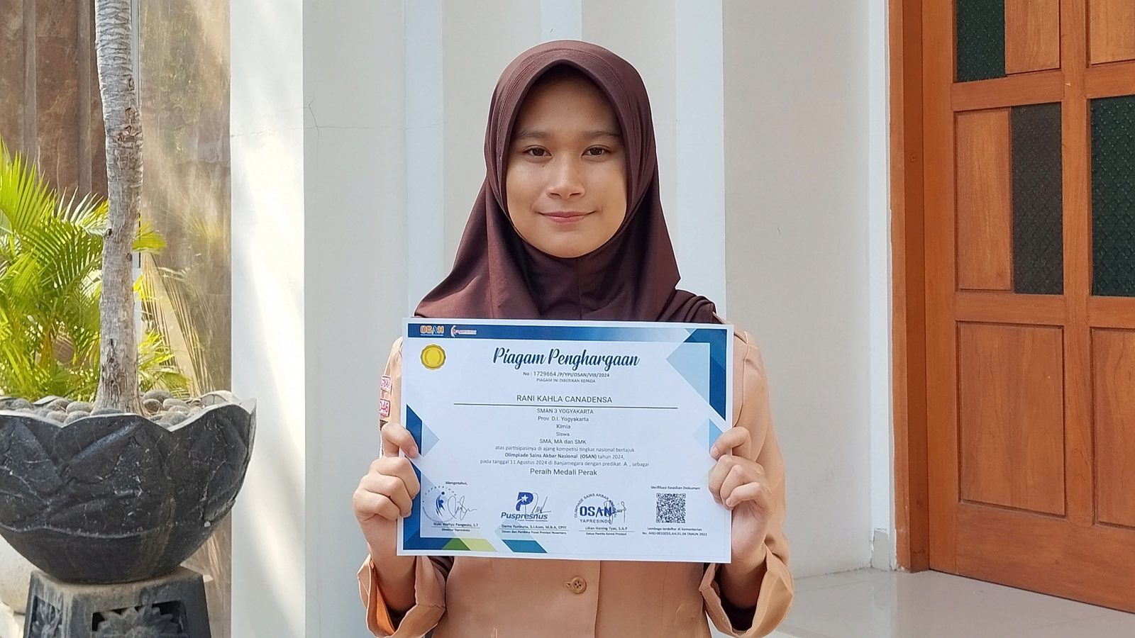 Medali Perak Olimpiade Sains Akbar Nasional (OSAN) Bidang Kimia 2024