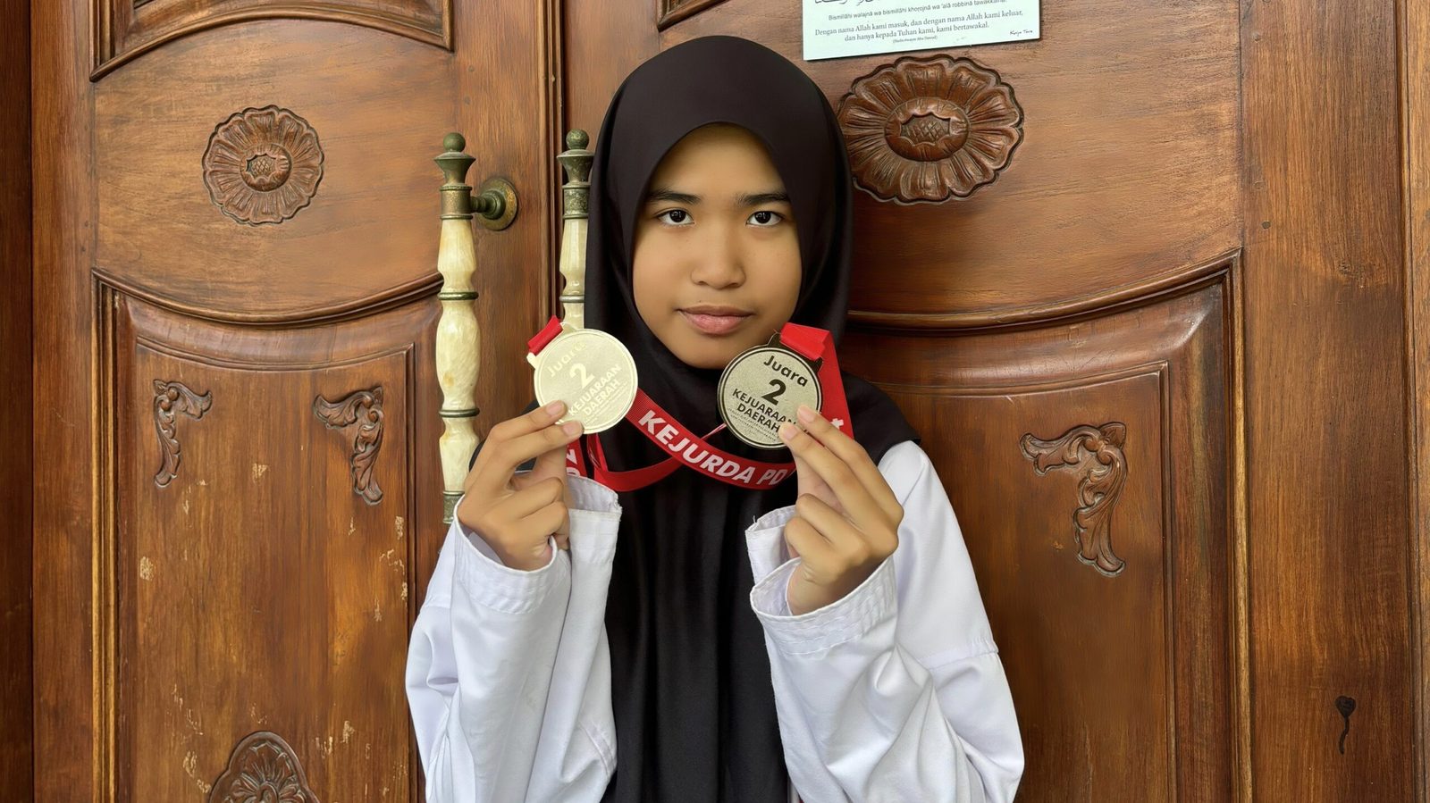 Medali Perak Kategori Solospel Putri dan Medali Perak Kategori Serang Hindar Putri Tingkat SMA Kejuaraan Daerah Perisai Diri Antar Pelajar DIY 2024