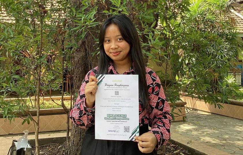 Medali Emas BIMA Science Student Competition 2024 Bidang Bahasa Indonesia