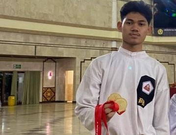 Medali Emas Kategori Tanding Kelas F dan Medali Emas kategori Solospel Putra Tingkat SMA Kejuaraan Daerah Perisai Diri Antar Pelajar DIY 2024