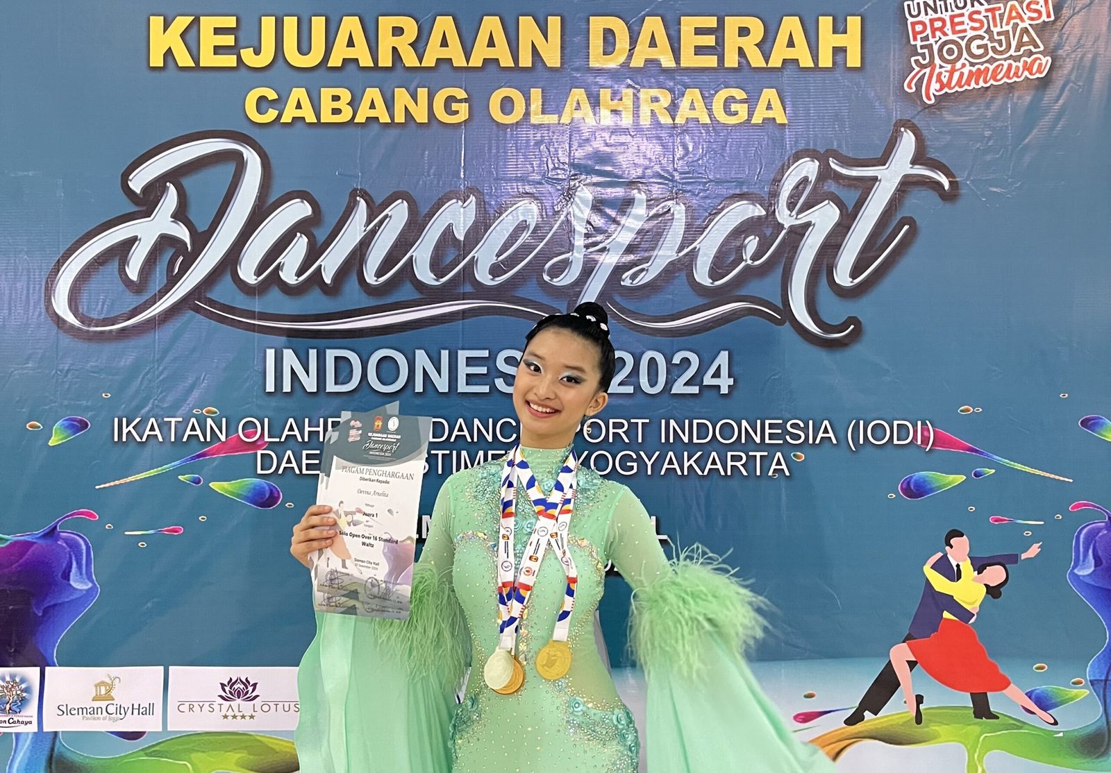 Medali Emas Solo Open Over 16 Waltz, Medali Emas Solo Open Over 16 Slowfox, Medali Perak Solo Open Over 16 Viennese Waltz Kejurda Dancesport Indonesia 2024