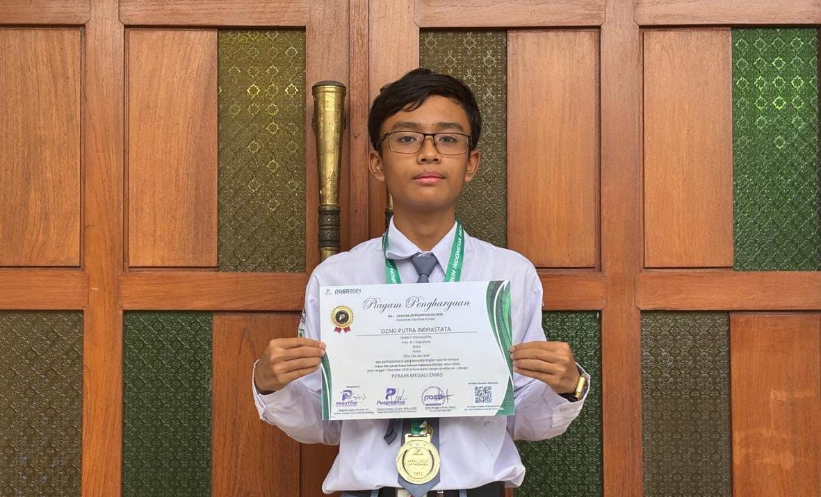 Medali Emas POSSI Bidang Fisika 2024