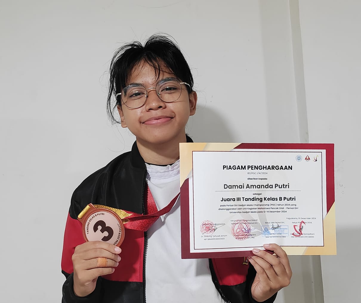 Medali Perunggu Kejurnas Perisai Diri Kategori IPSI Putri Kelas B Gajah Mada Championship 2024