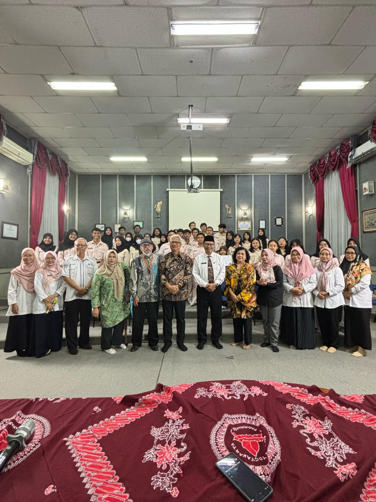 Penyerahan Beasiswa YKP Tahap 2