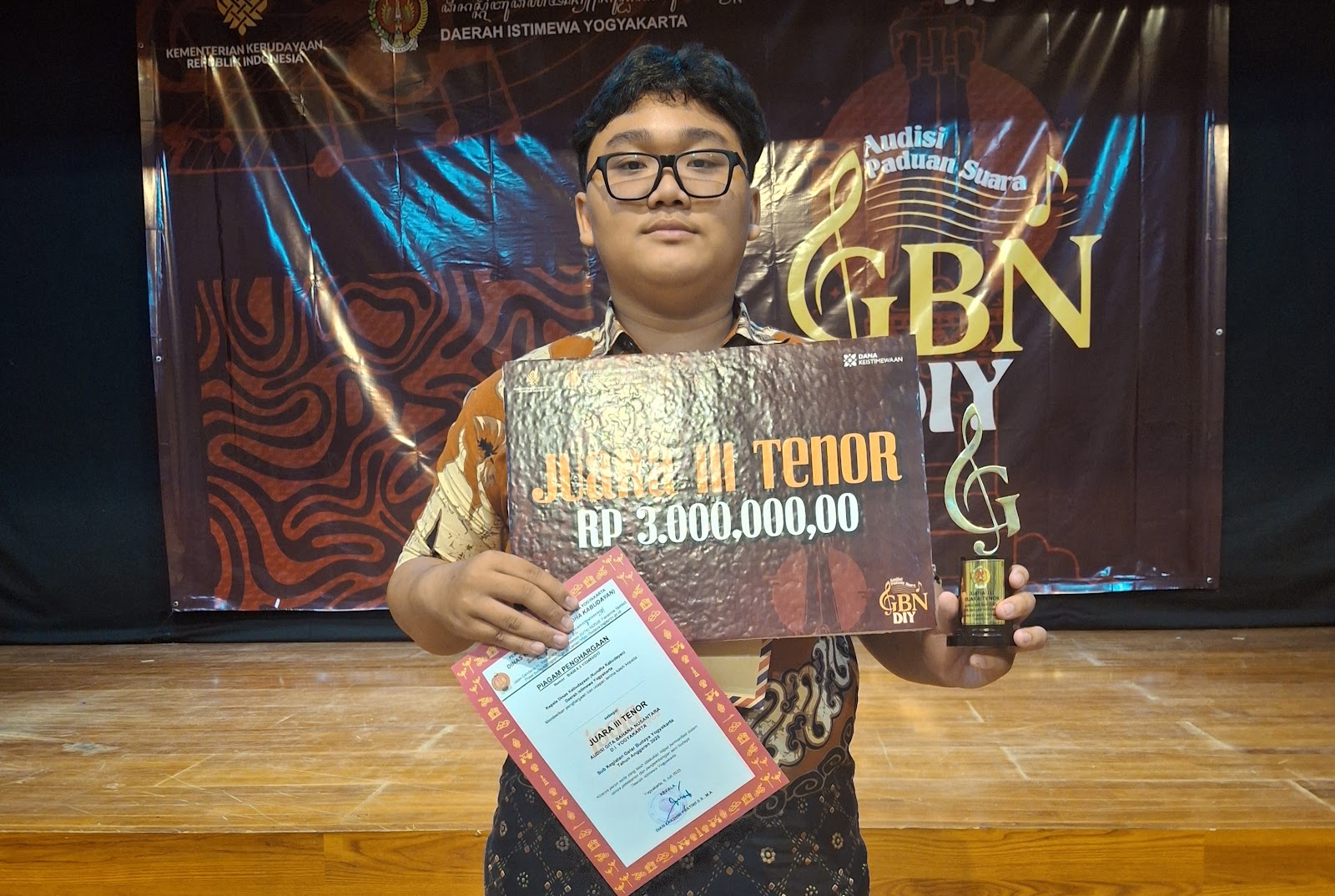 Juara 3 Gita Bahana Nusantara Tenor