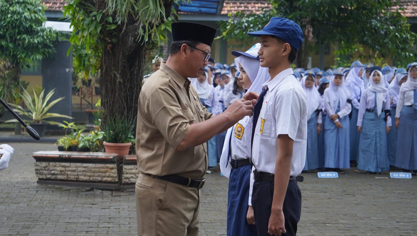Masa Pengenalan Lingkungan Sekolah (MPLS) 2025: Menumbuhkan Semangat Peduli, Solutif, dan Bersatu melalui Tagline “Ngunduh Wohing Pakarti”
