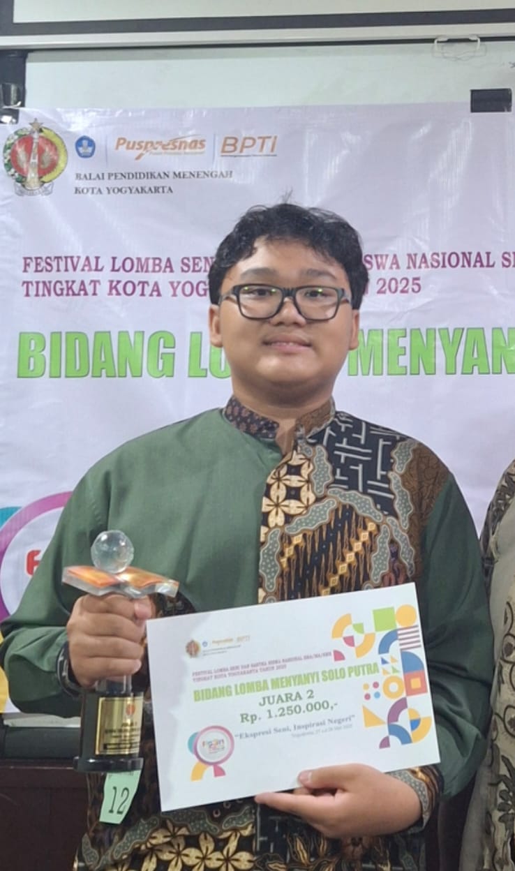 Juara 2 FLS3N SMA Kota Yogyakarta 2025 Bidang Solo Vokal Putra