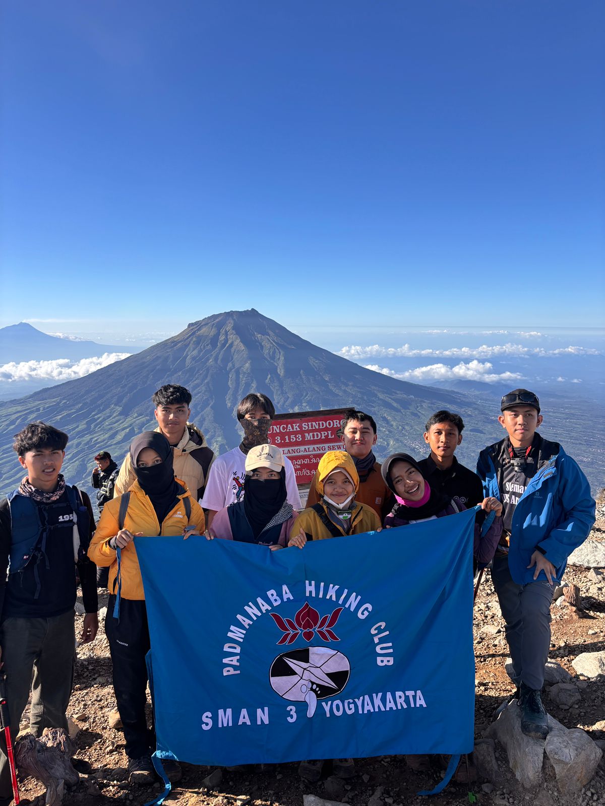 Padmanaba Hiking Club Taklukkan Gunung Sindoro: Lebih dari Sekadar Pendakian