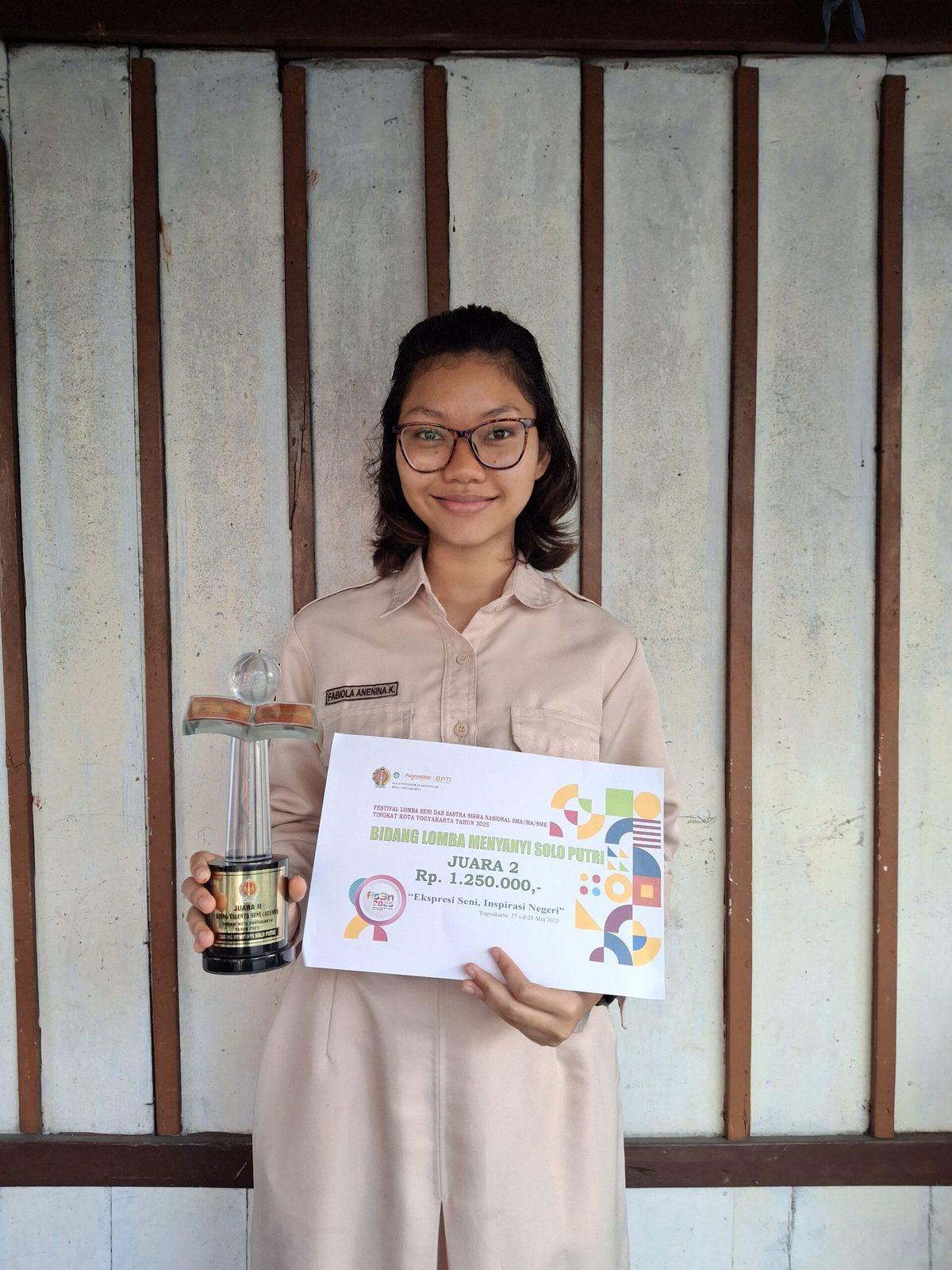 Juara 2 FLS3N SMA Kota Yogyakarta 2025 Bidang Solo Vokal Putri