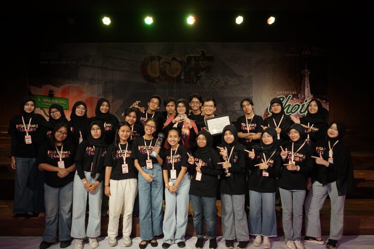 Gold Medal dan Best Performance dalam Kompetisi Paduan Suara COFF 2025 Jogjakarta