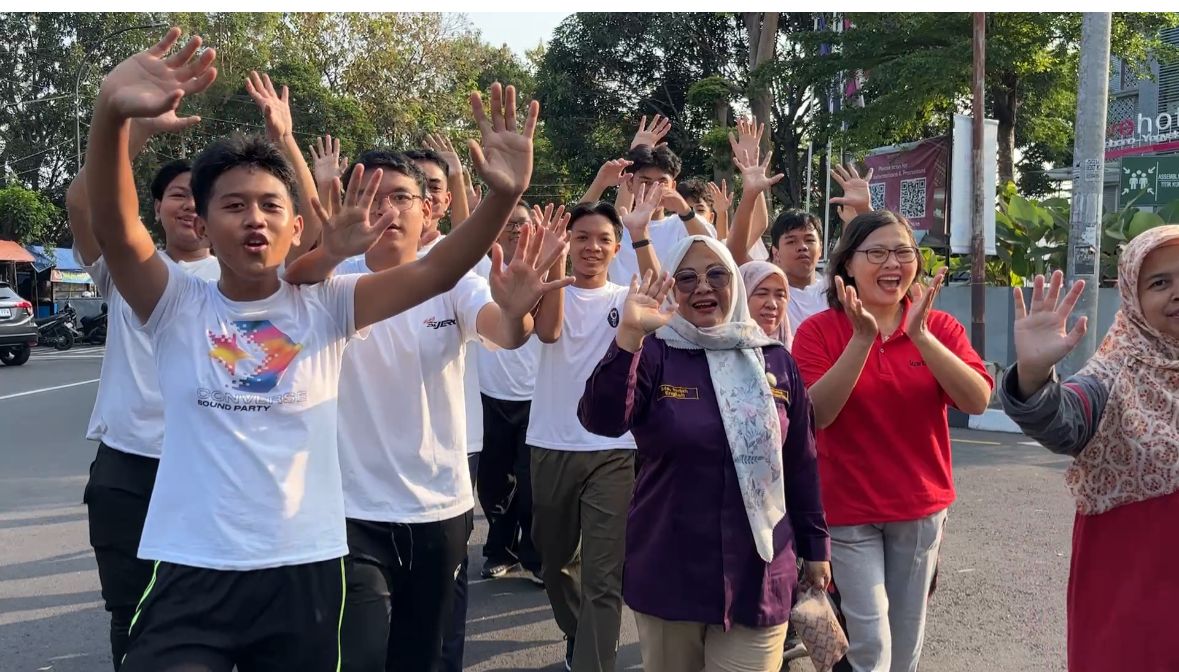 Jalan Sehat SMA: Langkah Awal Mewujudkan 7 Kebiasaan Anak Indonesia Hebat