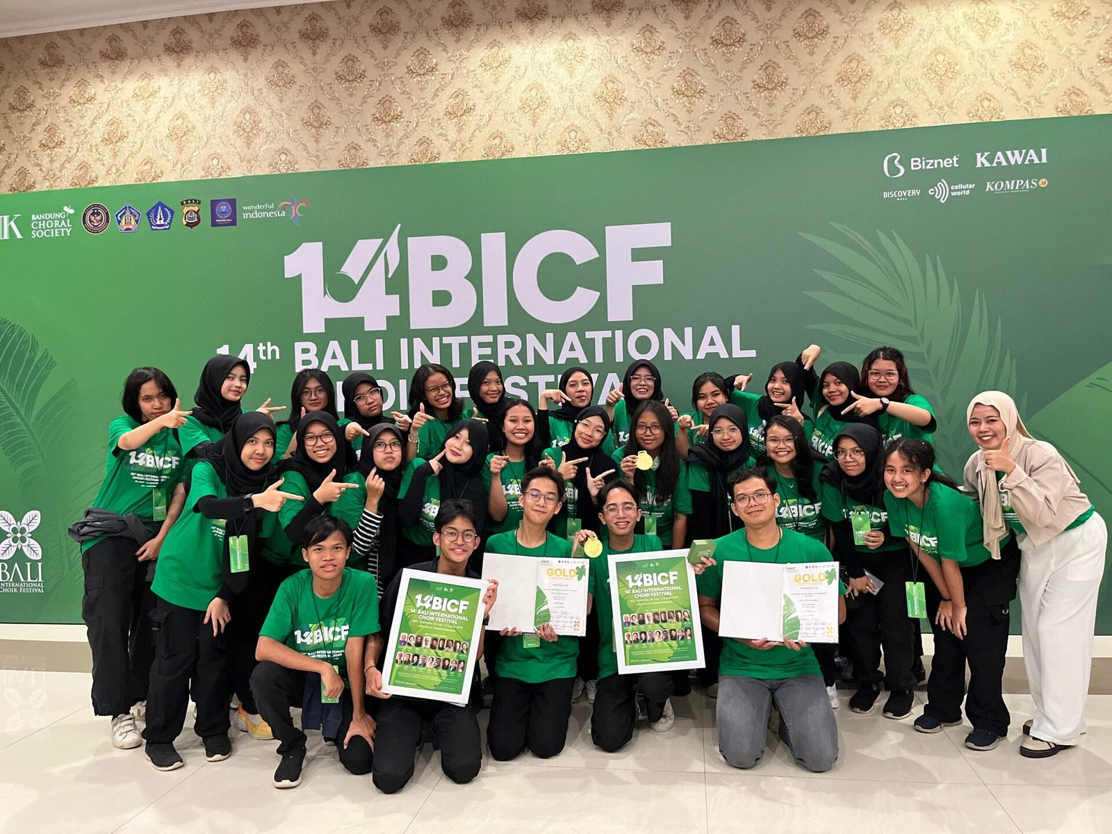 2nd Place in Competition Pop and Jazz Category Gold Medal Level 4, Qualified to Championship 14th Bali International Choir Festival dan Gold Medal in Championship Pop and Jazz Category 14th Bali International Choir Festival