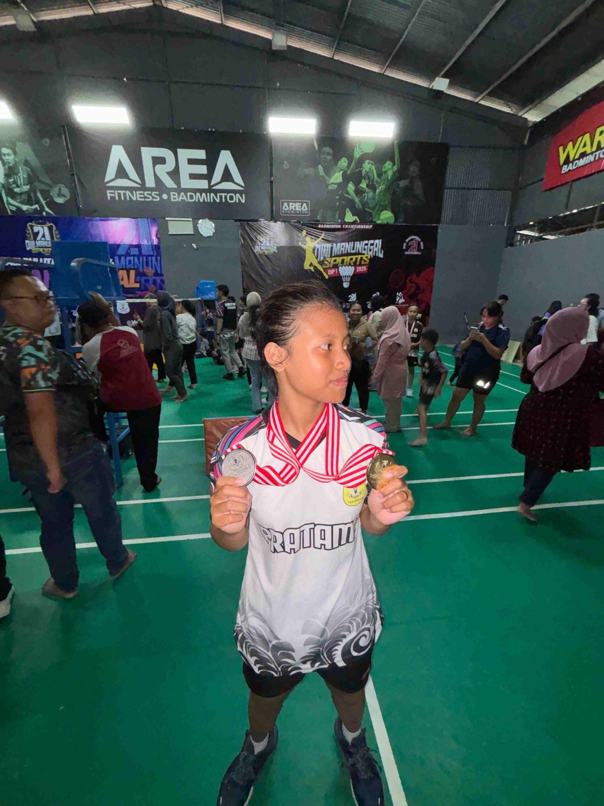 Juara 1 Ganda remaja putri dan Juara 2 Tunggal Remaja Putri