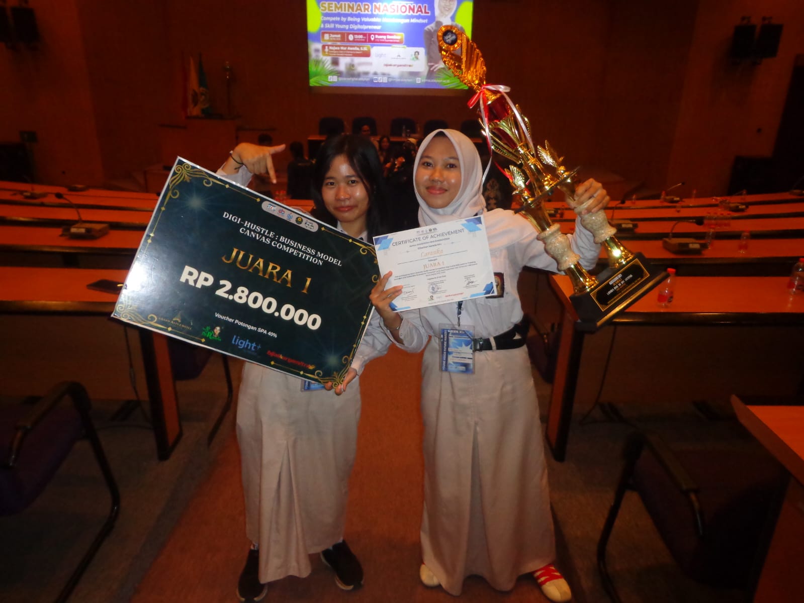 Juara 1 Business Model Canvas Competition Digi-Hustle 2026