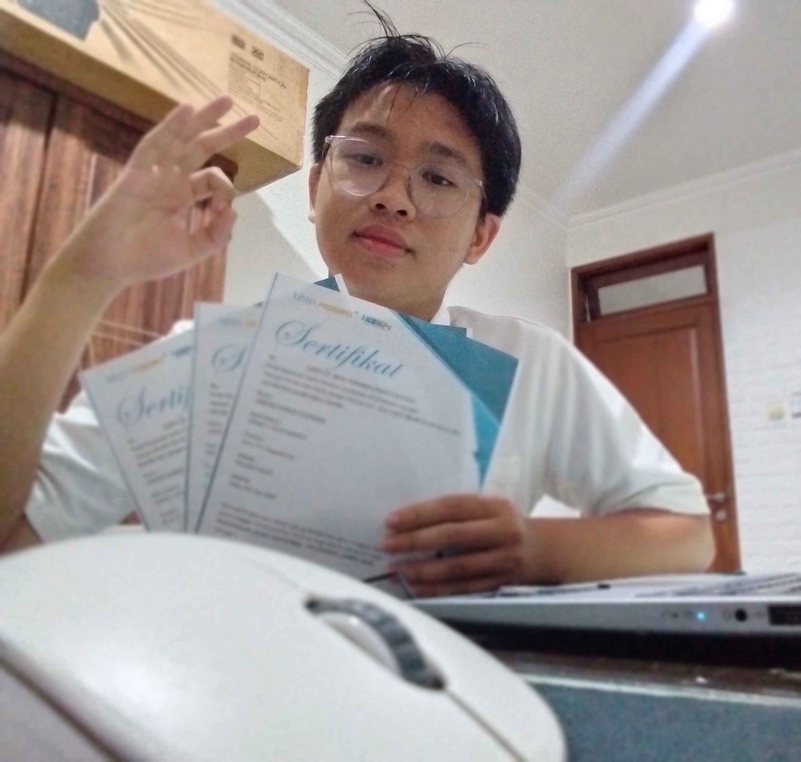 Medali Perak KSNP Bidang Informatika 2025, Medali Perak KSNP Bidang Matematika 2025, Medali Emas KSNP Bidang Bahasa Inggris 2025