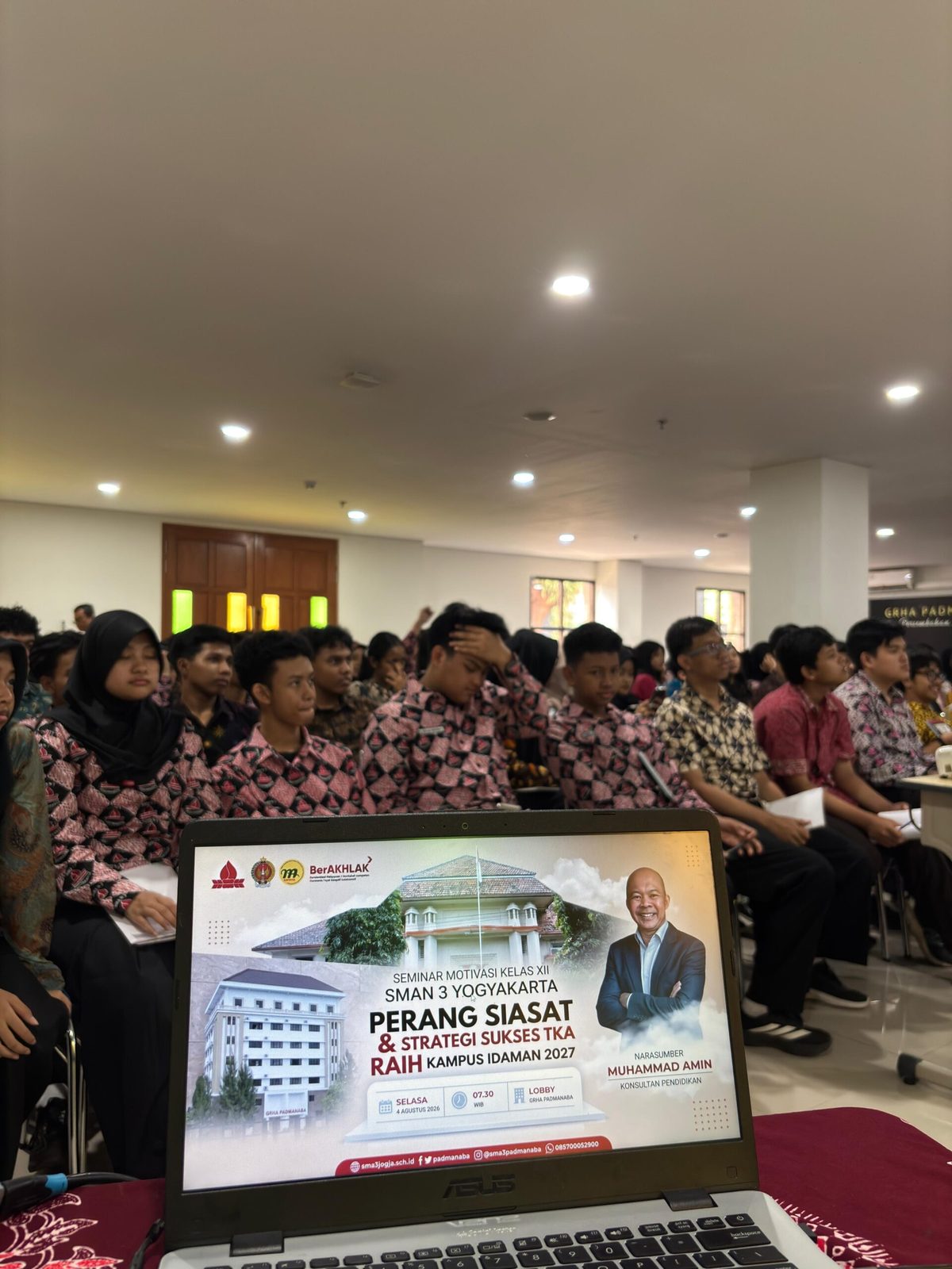 SMAN 3 Yogyakarta Bekali Siswa Kelas X dan XII melalui Seminar Motivasi Menuju Kampus Impian